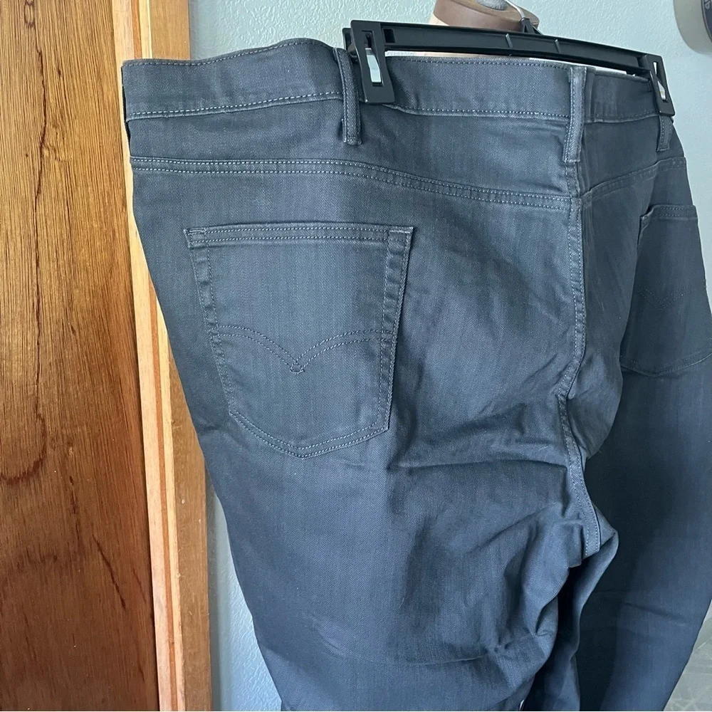 LEVIS Men's sz 60 x 32 541 Dark Gray Zipper Fly Jeans Denim